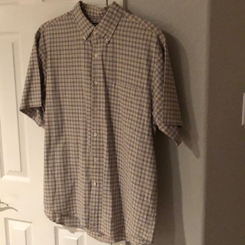 Men’s Large button down plaid shirt!